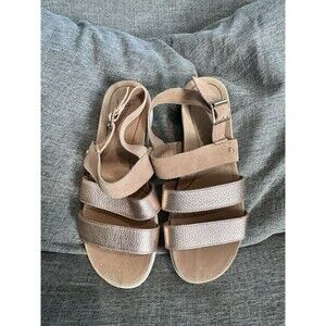 UGG Braelynn Rosegold Womens Size 10 Patent Metallic Platform Sandal